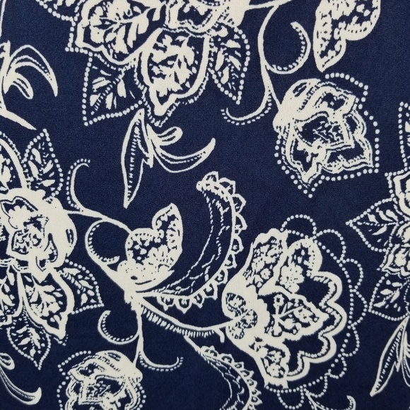 Slinky brand women's size medium top - Picture 5 of 8